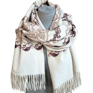 NWT Chic Cream Super Soft Shawl Scarf w/Elegant Embroidered Design Made in Italy